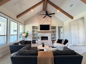 197 Blackthorn Dr in Van Alstyne, TX - Foto de edificio - Building Photo