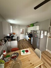 4640 N Woodruff Ave in Whitefish Bay, WI - Building Photo - Building Photo