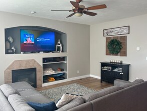 1527 S Bridle Path Loop in Lehi, UT - Building Photo - Building Photo