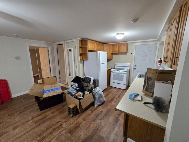 278 Newcomb Rd, Unit apt#4