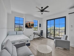 4100 SW 64th Ave in Davie, FL - Building Photo - Building Photo