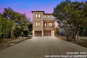 1216 Canyon Lake Dr in Canyon Lake, TX - Building Photo