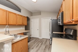 1505 Lake Villa Dr in Tavares, FL - Building Photo - Building Photo