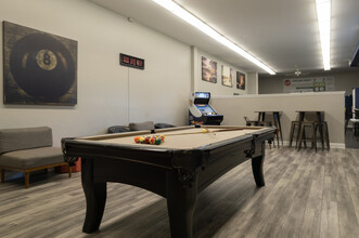 Ridge Carlton Apartments in Philadelphia, PA - Foto de edificio - Interior Photo