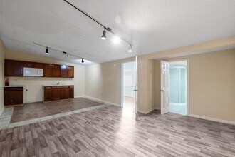 1614 Ryon St in Houston, TX - Building Photo - Building Photo