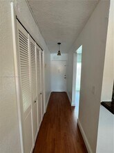 427 Santander Ave, Unit 405 in Coral Gables, FL - Building Photo - Building Photo
