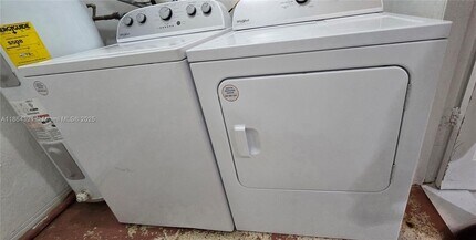 502 N 70th Way in Hollywood, FL - Foto de edificio - Building Photo