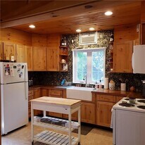 120 Mill St in Tiverton, RI - Building Photo