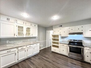 8287 Farmington Dr E in Southaven, MS - Building Photo - Building Photo