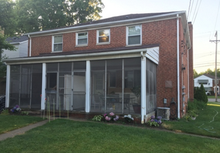 19625 Hilliard Blvd in Rocky River, OH - Foto de edificio - Building Photo