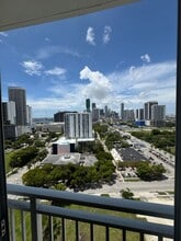 132 NE 22nd St, Unit B1 in Miami, FL - Foto de edificio - Building Photo