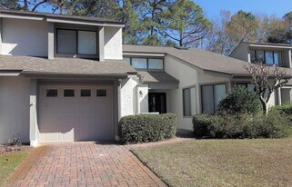 114 Gleneagles Dr in Niceville, FL - Building Photo