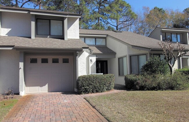 property at 114 Gleneagles Dr