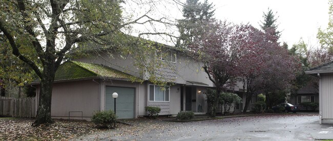 Larch Canyon Townhouses in Beaverton, OR - Building Photo - Building Photo