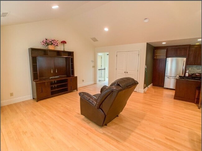 15 Journeys End Ln in Lexington, MA - Building Photo - Building Photo