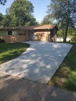 7326 York Ln in Lincoln, NE - Building Photo