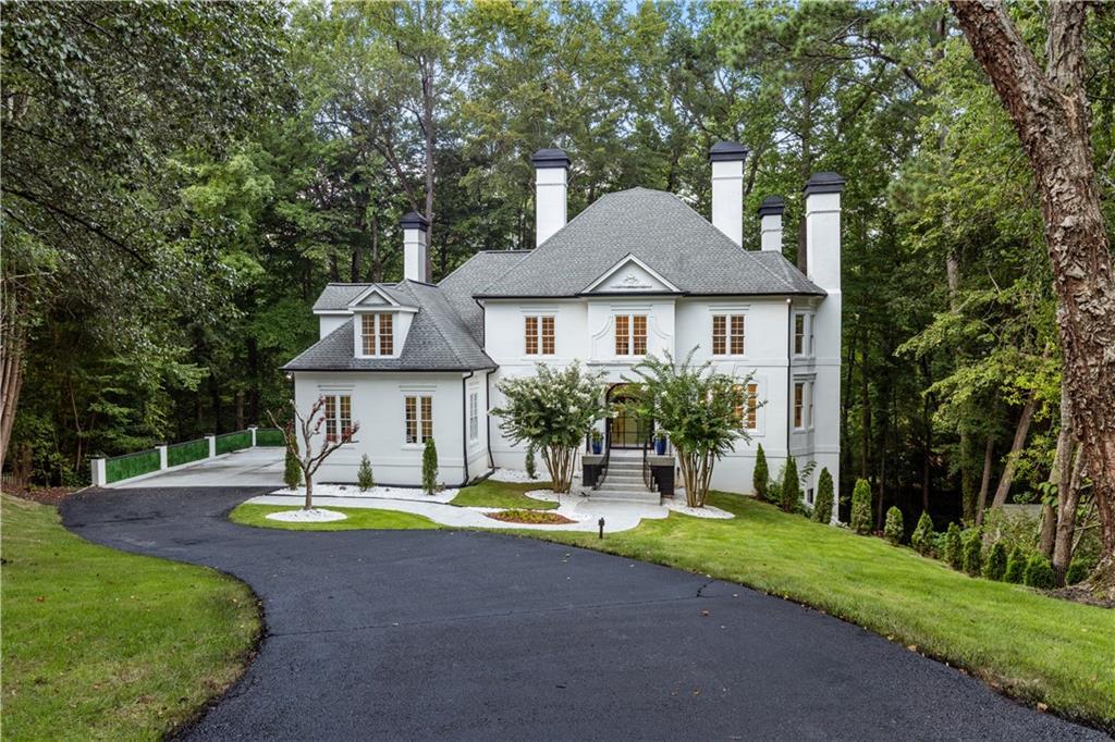 5390 Harrowood Ln NW in Atlanta, GA - Building Photo