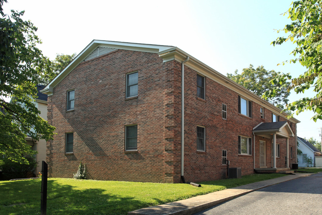 1018 Main St in Shelbyville, KY - Building Photo