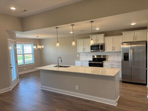 771 Emma Dean Ct in Clarksville, TN - Foto de edificio - Building Photo