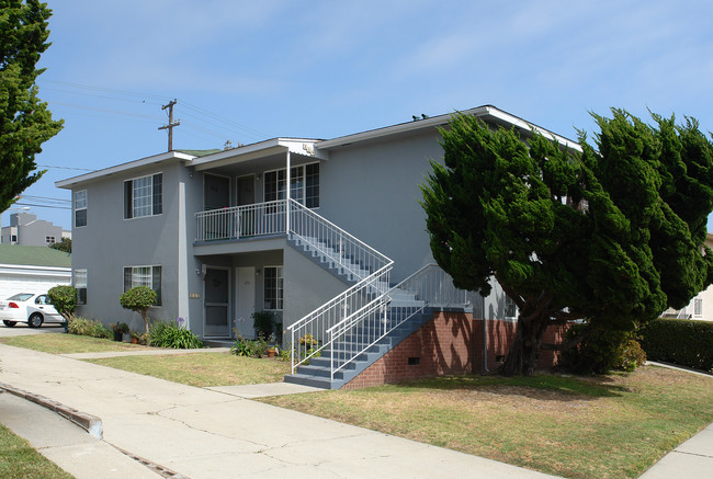 252-258 Estrella St in Ventura, CA - Building Photo - Building Photo