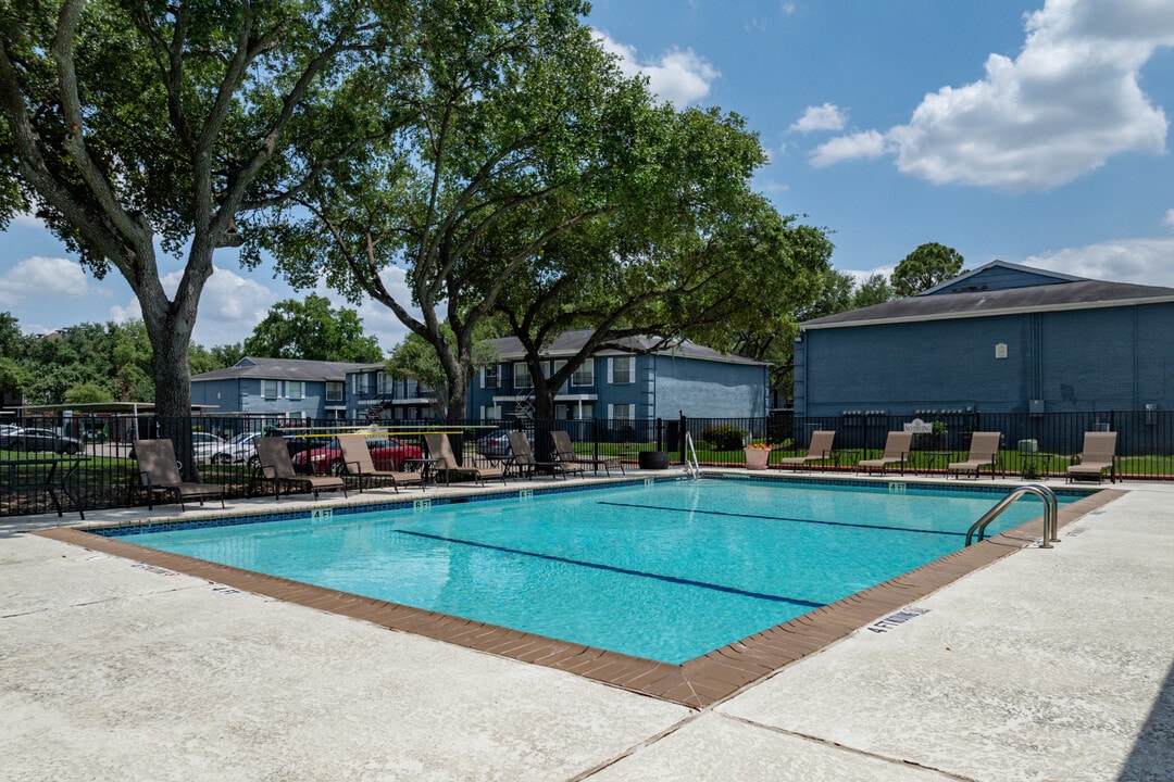 Grand at Westchase in Houston, TX - Foto de edificio
