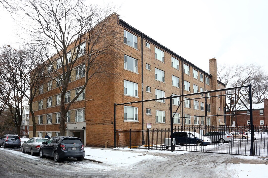 Estes Park Condos in Chicago, IL - Building Photo