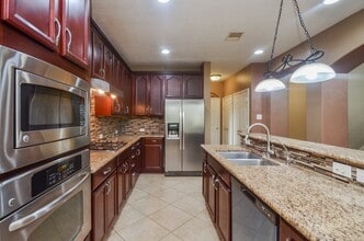 1202 Ancrum Hill Ln in Sugar Land, TX - Building Photo - Building Photo