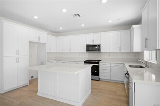 23775 Orange Blossom Dr in Santa Clarita, CA - Building Photo - Building Photo