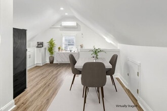 76 Crowther Ave, Unit Stunning Renovated Studio in Bridgeport, CT - Foto de edificio - Building Photo