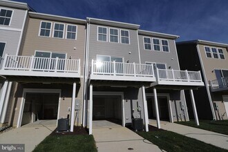 9405 Pacific Elm St in Fredericksburg, VA - Building Photo - Building Photo