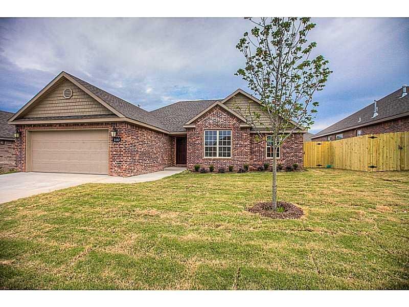 3002 SW Fernwood Ave in Bentonville, AR - Building Photo
