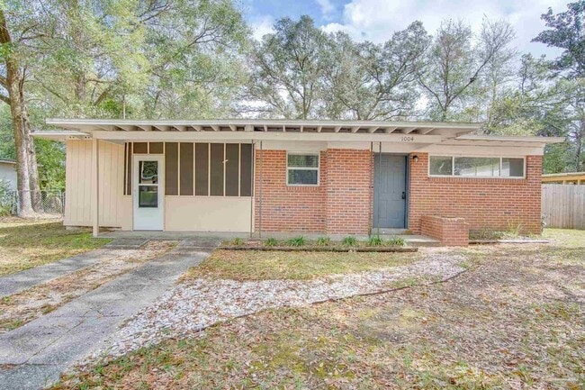 1004 Kearny Dr in Pensacola, FL - Building Photo - Building Photo