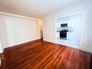 Victoria Arms Apartments in Havertown, PA - Building Photo - Building Photo