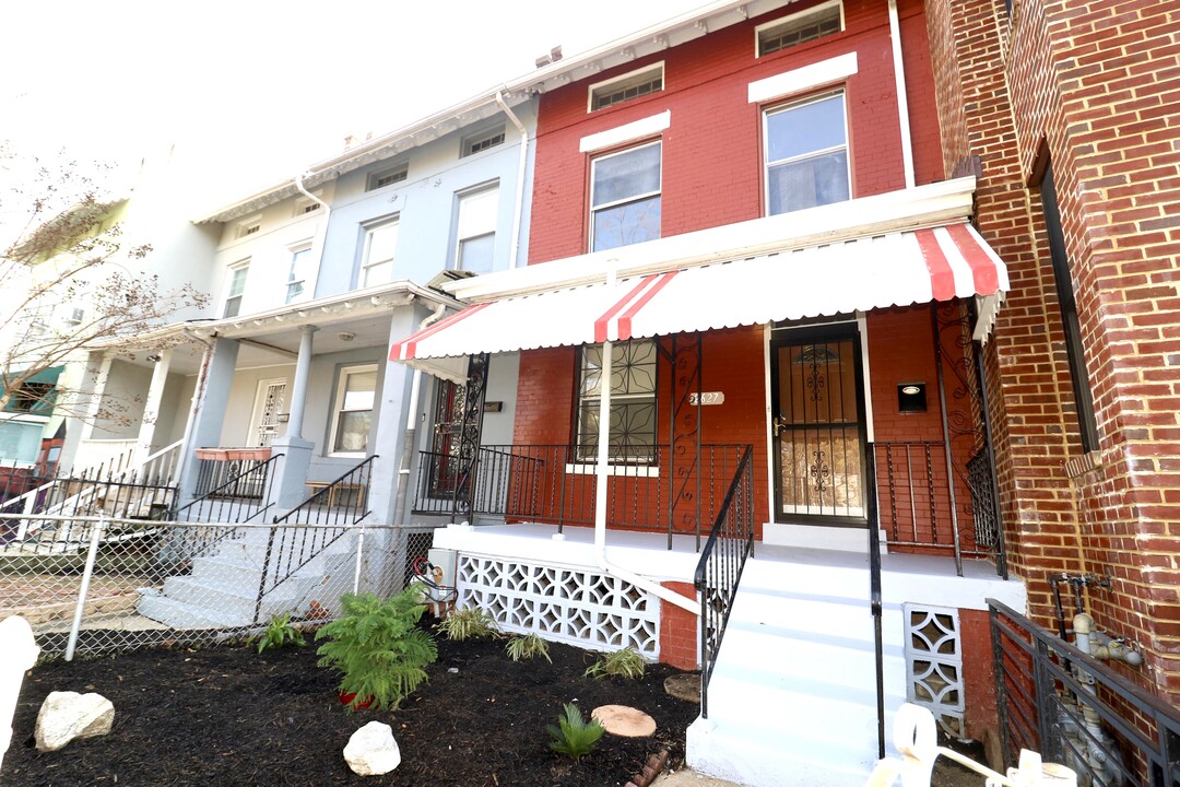 2627 Sherman Ave NW in Washington, DC - Building Photo