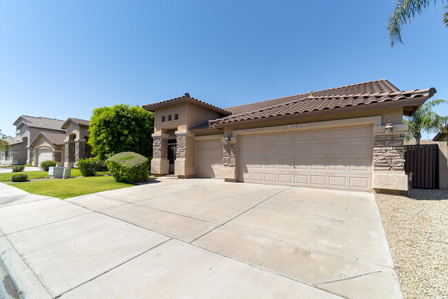 2235 W Olive Way in Chandler, AZ - Building Photo - Building Photo