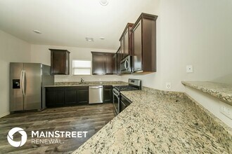 421 E Mobile Terrace in Mustang, OK - Building Photo - Building Photo