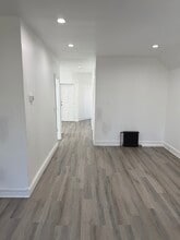 163 Deacon St, Unit 163 DEACON STREET 3RD FLR in Bridgeport, CT - Building Photo - Building Photo