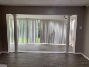 7812 Royal Ln in Dallas, TX - Building Photo - Building Photo