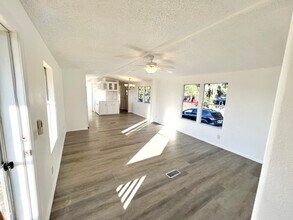 14051 SE 63rd Ter in Summerfield, FL - Foto de edificio - Building Photo