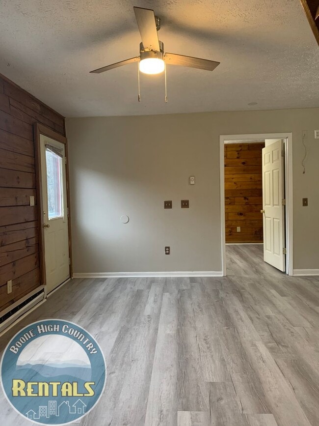 182 Alpine Acres Rd in Vilas, NC - Foto de edificio - Building Photo