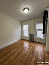 35 Harvard St, Unit 1 in Brookline, MA - Building Photo - Building Photo