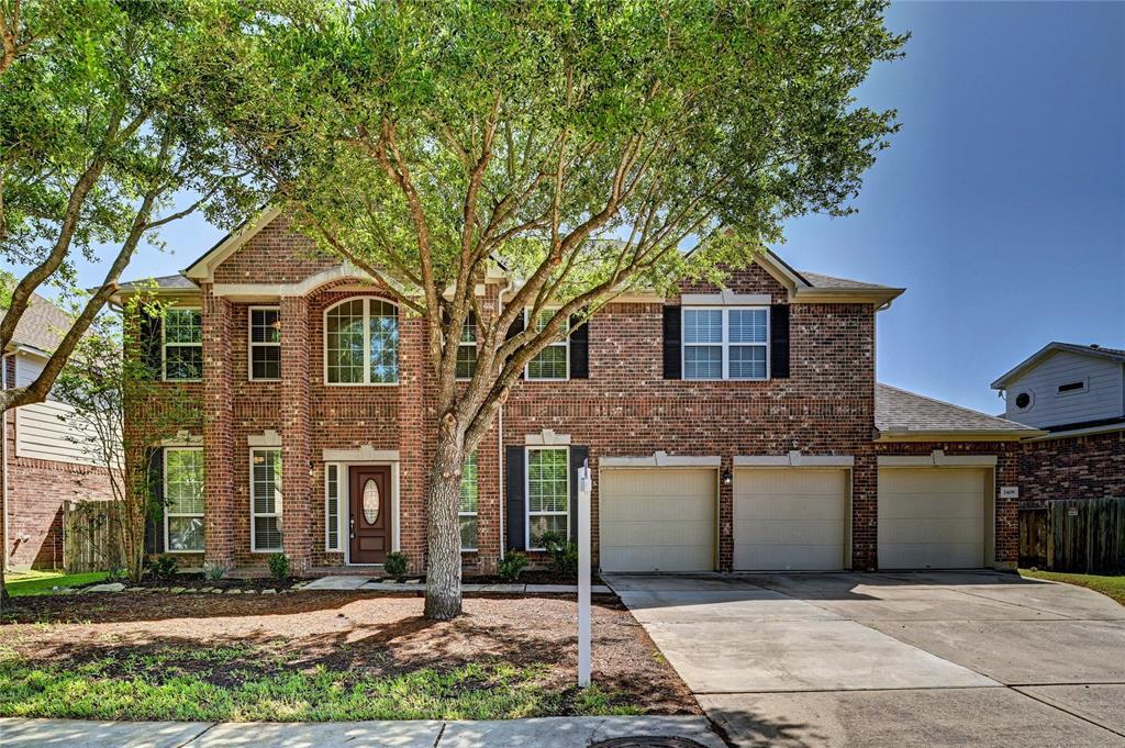 2409 Shorebrook Dr in Pearland, TX - Building Photo