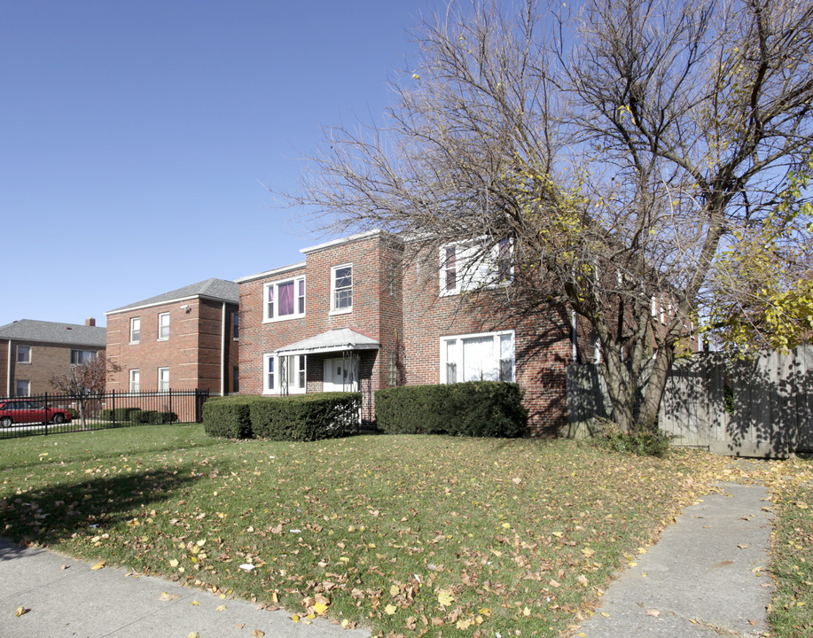 3454 E Broad St in Columbus, OH - Building Photo