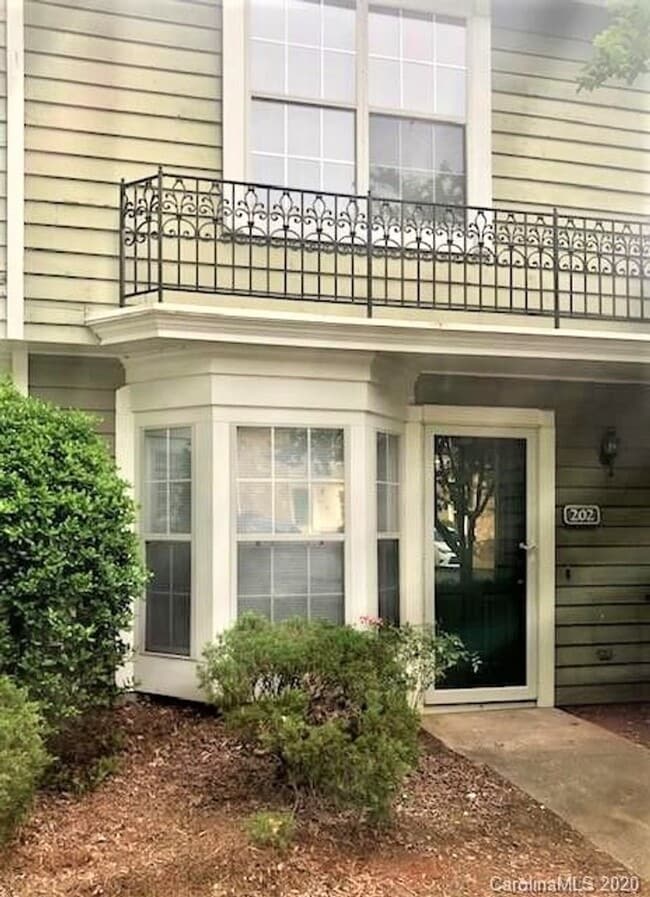 property at 202 Heritage Pkwy