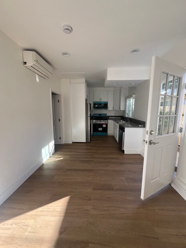 23460 Friar St in Woodland Hills, CA - Building Photo - Building Photo