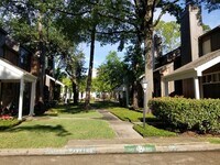 701 Bering Dr photo'