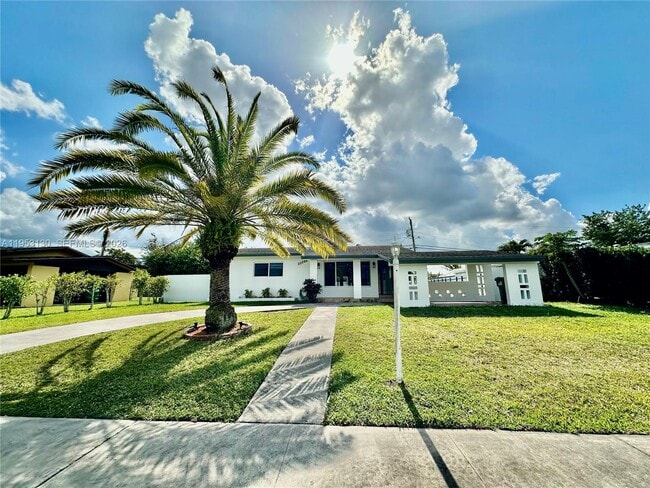 11740 SW 176th St in Miami, FL - Building Photo - Building Photo