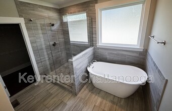 2338 Large Oak Dr in Ooltewah, TN - Building Photo - Building Photo