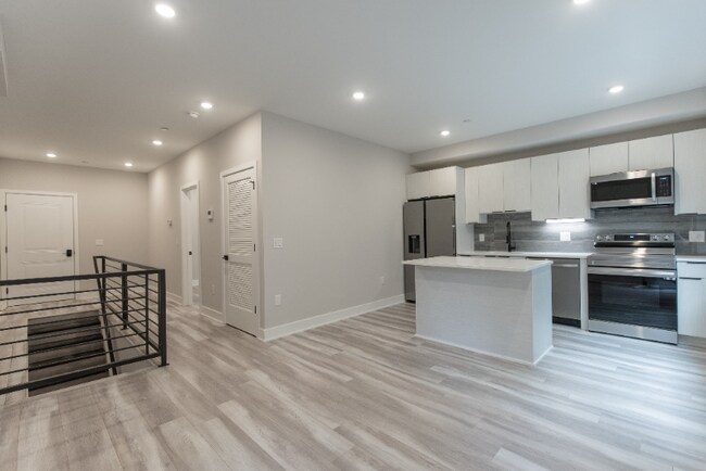 665 N 35th St in Philadelphia, PA - Building Photo - Building Photo