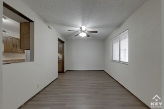 Pheasant Run Apartments in Wichita, KS - Foto de edificio - Building Photo